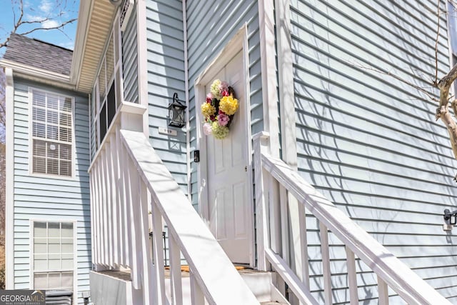 909 Glenleaf Dr, Peachtree Corners, GA 30092 - property entrance featuring a shingled roof