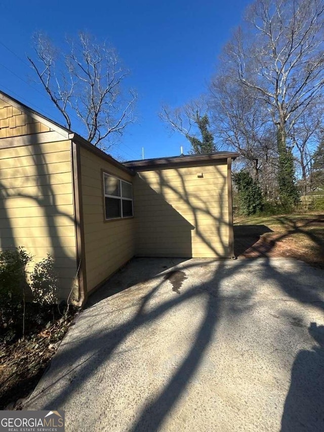 3426 Glenwood Rd, Decatur, GA 30032 - view of side of property with a patio