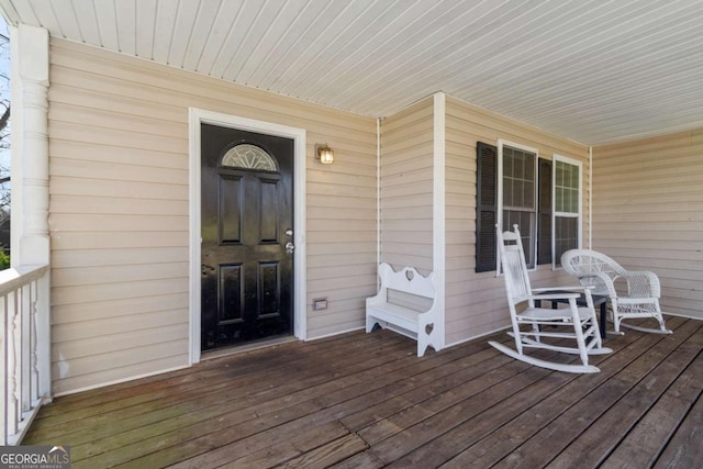 32 Martin Luther King Jr Dr, Commerce, GA 30529 - entrance to property featuring a porch