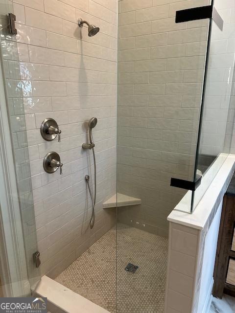 7 Fontaine Dr, Newnan, GA 30263 - full bathroom featuring a tile shower