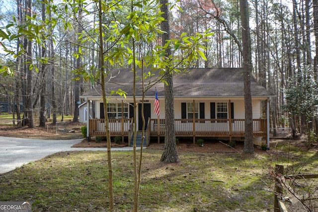 98 Brenda Cir, Rockmart, GA 30153 - ranch-style home with a porch and a shingled roof