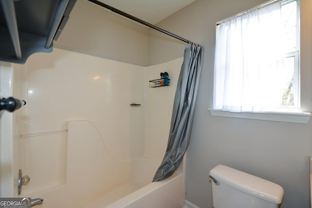 98 Brenda Cir, Rockmart, GA 30153 - bathroom with toilet and shower / tub combo with curtain