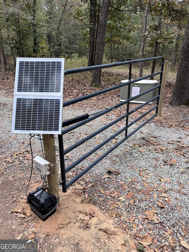 285 W0Lf Den Rd, Royston, GA 30662 - view of gate