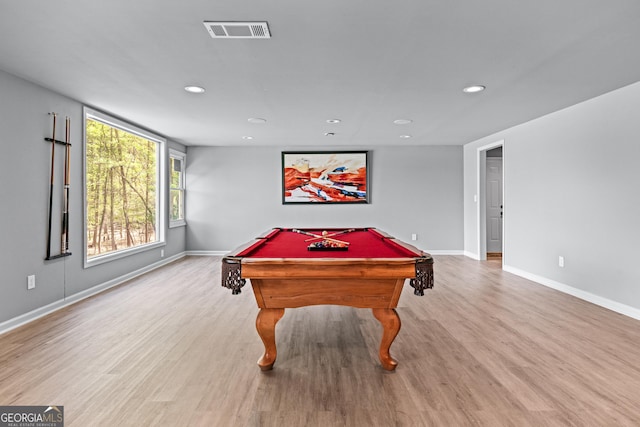 game room with recessed lighting, wood finished floors, visible vents, and baseboards