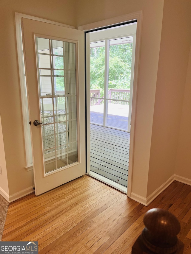 3550 Gravitt Rd, Cumming, GA 30040 - entryway featuring light wood-style flooring and baseboards
