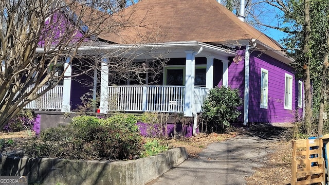 view of front of house with covered porch