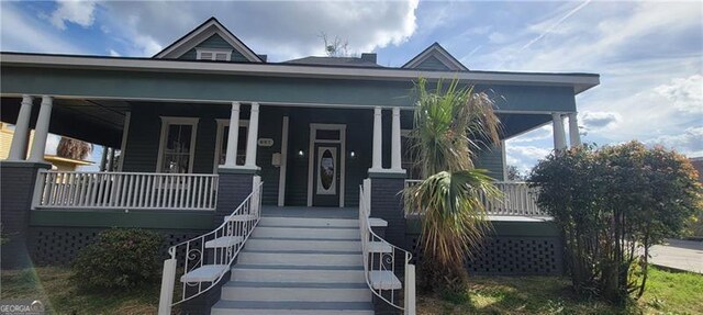 807 Elizabeth St, Waycross, GA 31503 - view of front of home with stairs and covered porch
