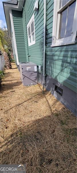 807 Elizabeth St, Waycross, GA 31503 - exterior details with crawl space