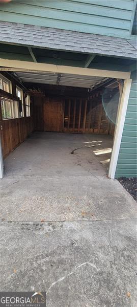807 Elizabeth St, Waycross, GA 31503 - garage with driveway