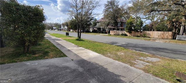 807 Elizabeth St, Waycross, GA 31503 - view of street with sidewalks