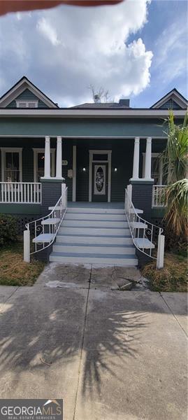 807 Elizabeth St, Waycross, GA 31503 - view of front facade featuring covered porch