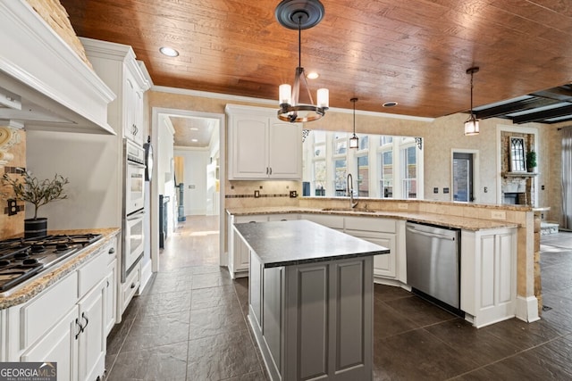 3491 Falls Branch Ct, Buford, GA 30519 - kitchen with stainless steel appliances, wooden ceiling, a sink, a kitchen island, and a peninsula