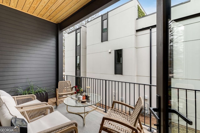 balcony featuring covered porch