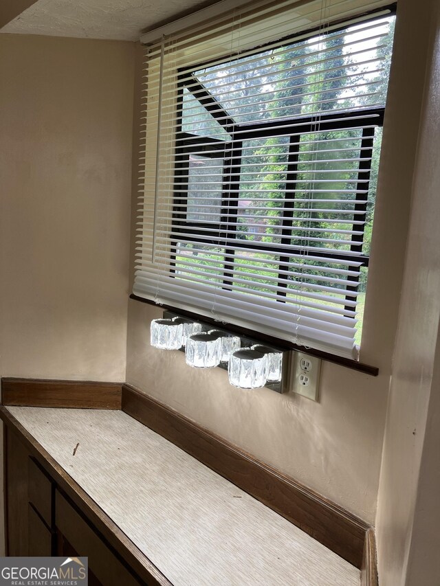1288 Lakewood Dr NE, Conyers, GA 30013 - view of interior details