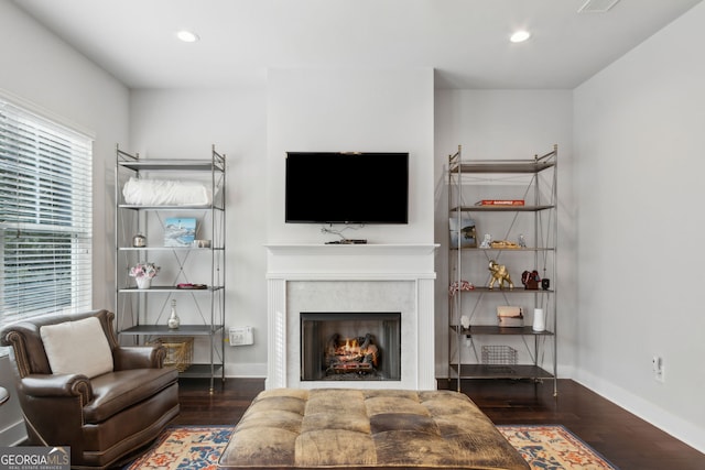 5726 Taylor Way, Sandy Springs, GA 30342 - living area featuring wood finished floors, a lit fireplace, and recessed lighting