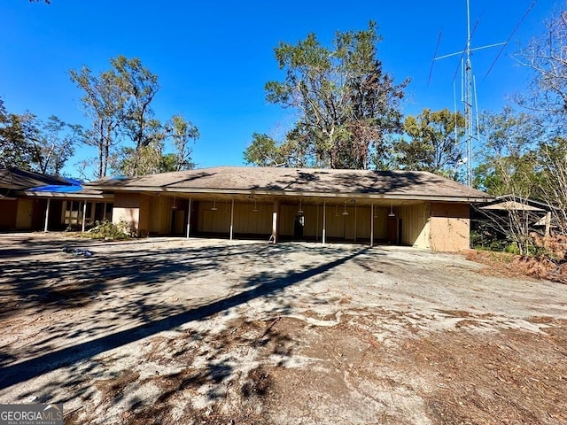 608 Pine Point Ct, Valdosta, GA 31602 - view of front of home featuring an attached carport and driveway