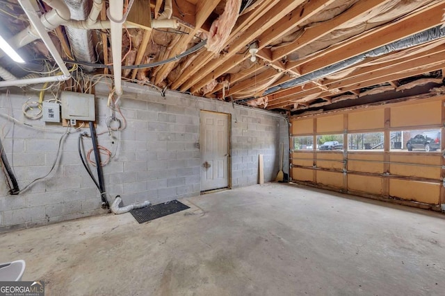 2285 Bascomb Carmel Rd, Woodstock, GA 30189 - garage with concrete block wall