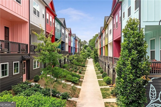 view of property's community featuring a residential view