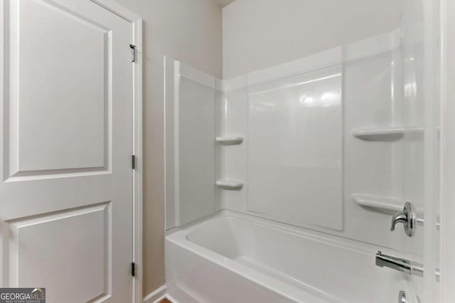 bathroom with bathtub / shower combination