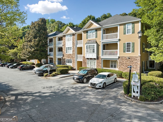 112 Bentley Pl, Tucker, GA 30084 - view of property featuring uncovered parking