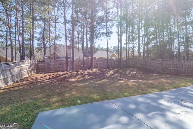 view of yard featuring a fenced backyard