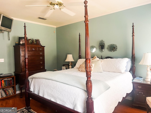 198 Oakdale Rd SE, Cairo, GA 39828 - bedroom featuring visible vents, crown molding, wood finished floors, and a ceiling fan