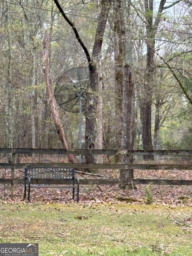 575 Lake Laurel Rd, Milledgeville, GA 31061 - view of yard featuring fence