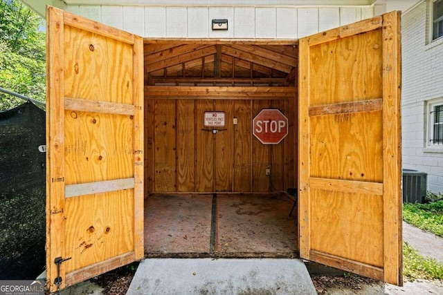 215 Collum St NW, Atlanta, GA 30314 - view of stable