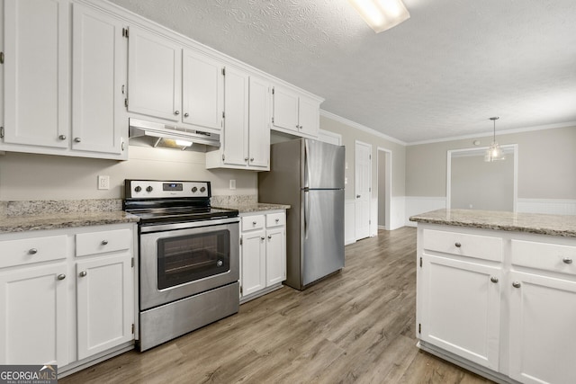 kitchen with crown molding, appliances with stainless steel finishes, light wood-type flooring, under cabinet range hood, and white cabinets