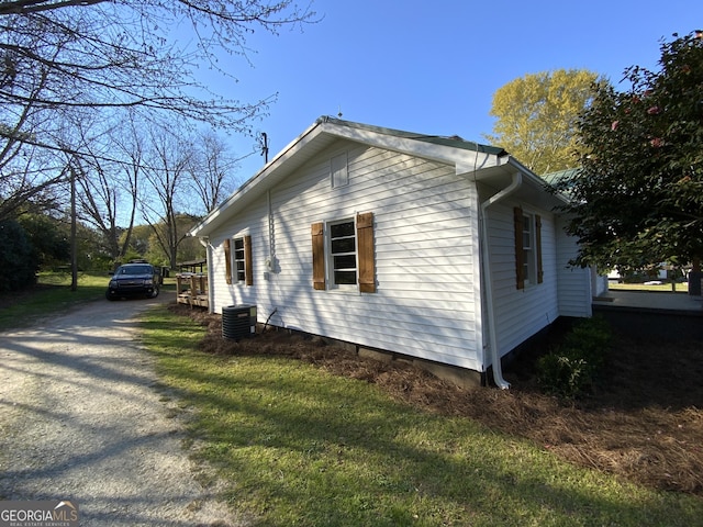 2790 Old Farmington Rd, Watkinsville, GA 30677 - view of side of property with driveway and a central air condition unit