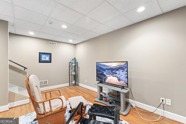 404 Golden Delicious Rd, Clarkesville, GA 30523 - living area with baseboards, wood finished floors, visible vents, and recessed lighting
