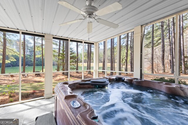 404 Golden Delicious Rd, Clarkesville, GA 30523 - sunroom featuring a jacuzzi and ceiling fan