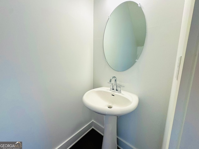 124 Auburn Run Ln, Auburn, GA 30011 - bathroom featuring baseboards