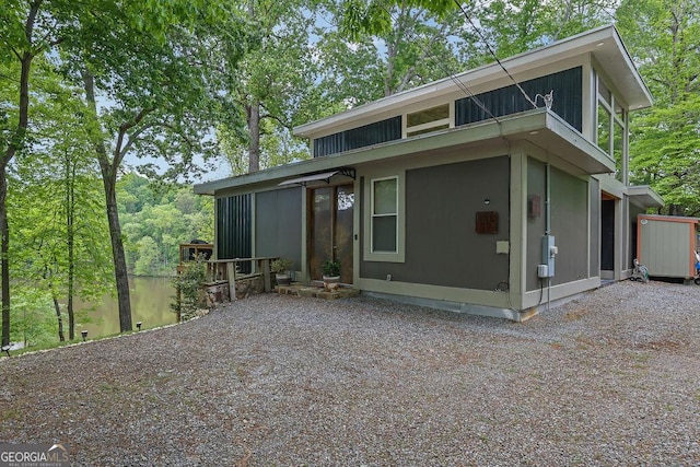 view of front of home with driveway