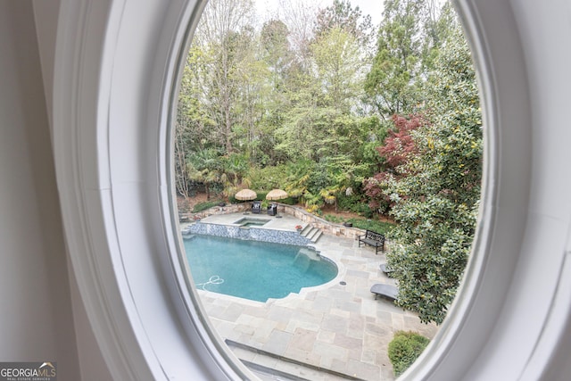 2005 Westbourne Way, Alpharetta, GA 30022 - view of swimming pool featuring a pool with connected hot tub