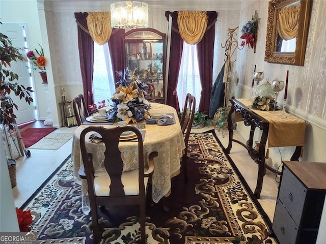 dining area with a notable chandelier