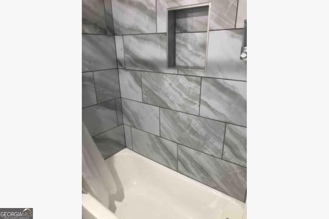 3834 Kensingwood Trce, Decatur, GA 30032 - details featuring shower / bath combo with shower curtain