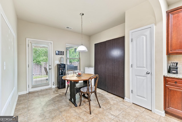 6018 Cloverfield Way, Braselton, GA 30517 - dining area featuring baseboards