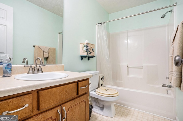 full bath featuring vanity, toilet, and shower / tub combo