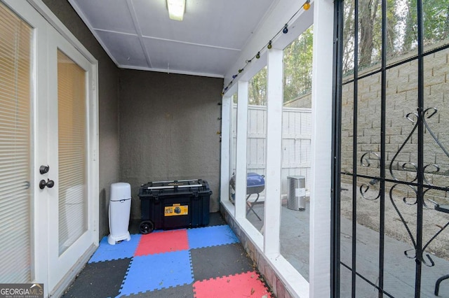 view of sunroom / solarium