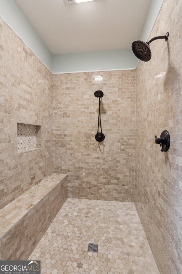968 Woodtrace Ln, Auburn, GA 30011 - full bath featuring a tile shower