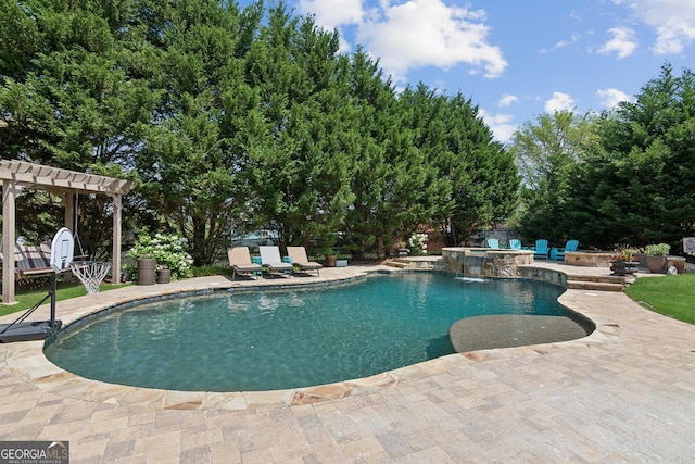 968 Woodtrace Ln, Auburn, GA 30011 - view of swimming pool with a pergola, a patio area, a pool with connected hot tub, and fence