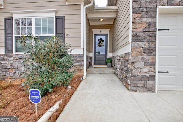 32 October Ave, Newnan, GA 30265 - view of exterior entry with stone siding