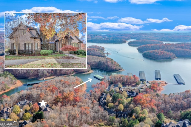 bird's eye view with a water view