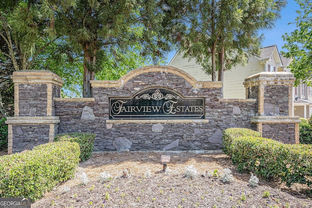 view of community / neighborhood sign
