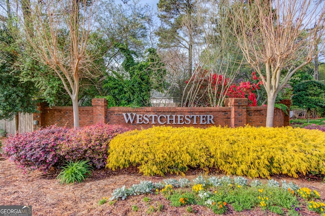 view of community / neighborhood sign
