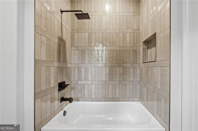 402 Chattahoochee St, Roswell, GA 30075 - full bath featuring shower / bath combination