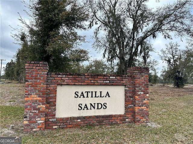 view of community / neighborhood sign