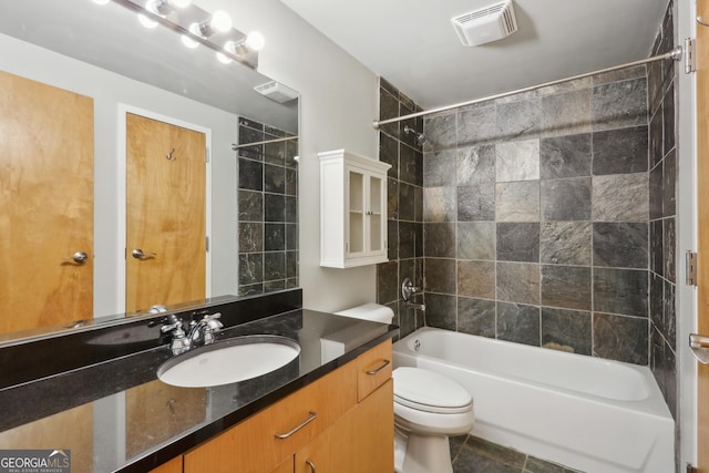 5200 Peachtree Rd Unit 3324, Chamblee, GA 30341 - bedroom featuring baseboards, a closet, and carpet