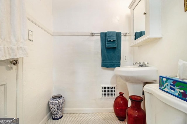 650 Somerset Ter NE, Atlanta, GA 30306 - half bath featuring toilet